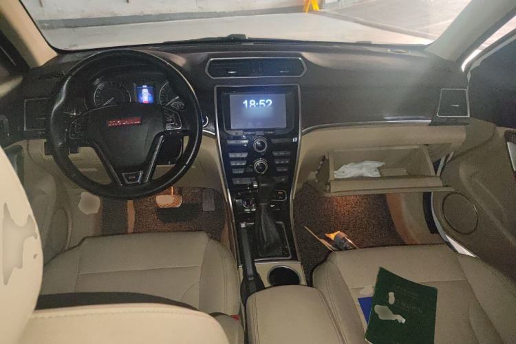 Used Haval H2 2015 1.5T Automatic Two-Wheel Drive Elite Edition Center Console