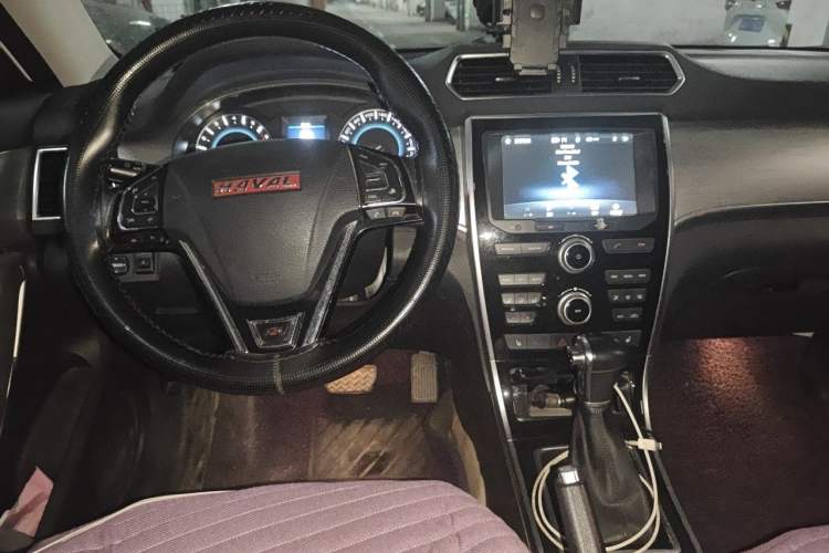 Used Haval H2 2015 1.5T Automatic Two-Wheel Drive Elite Edition Center Console