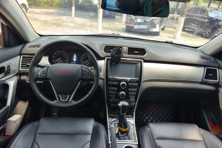 Used Haval H2 2015 1.5T Automatic Two-Wheel Drive Elite Edition Center Console