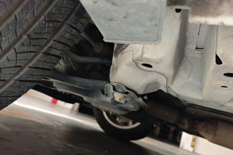 Used Haval H2 2015 1.5T Automatic Two-Wheel Drive Elite Edition Chassis Front Left