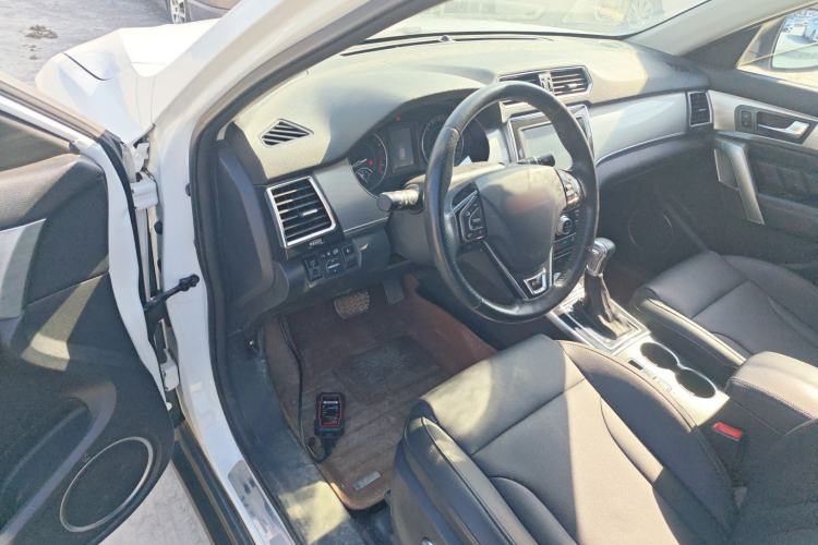 Used Haval H2 2015 1.5T Automatic Two-Wheel Drive Prestige Edition Driver Seat