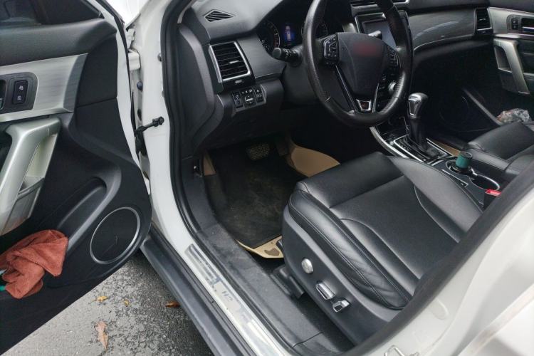 Used Haval H2 2015 1.5T Automatic Two-Wheel Drive Prestige Edition Driver Seat
