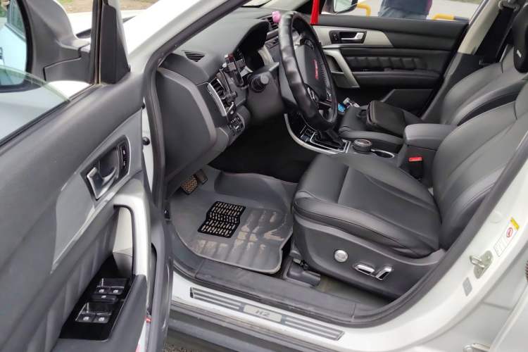Used Haval H2 2015 1.5T Automatic Two-Wheel Drive Prestige Edition Driver Seat
