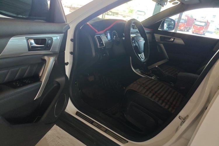 Used Haval H2 2015 1.5T Automatic Two-Wheel Drive Elite Edition Driver Seat