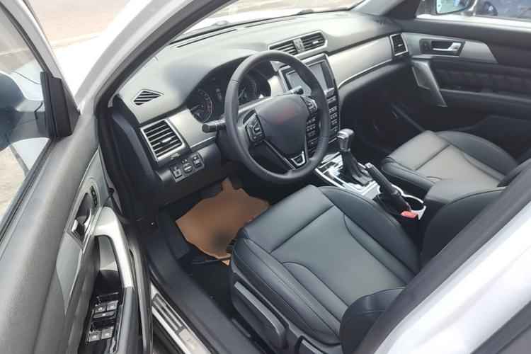 Used Haval H2 2015 1.5T Automatic Two-Wheel Drive Elite Edition Driver Seat
