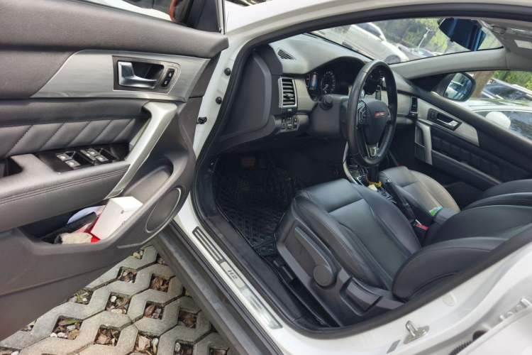Used Haval H2 2015 1.5T Automatic Two-Wheel Drive Elite Edition Driver Seat