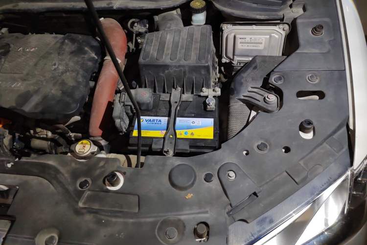 Used Haval H2 2015 1.5T Automatic Two-Wheel Drive Elite Edition Engine Bay Left