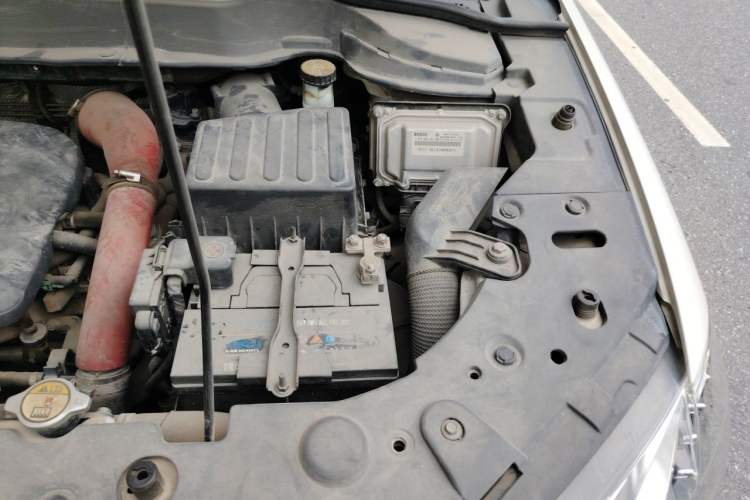 Used Haval H2 2015 1.5T Automatic Two-Wheel Drive Elite Edition Engine Bay Left