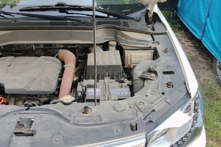 Used Haval H2 2015 1.5T Automatic Two-Wheel Drive Prestige Edition Engine Bay Left