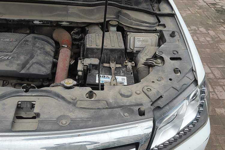 Used Haval H2 2015 1.5T Automatic Two-Wheel Drive Elite Edition Engine Bay Left