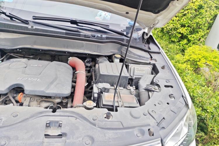 Used Haval H2 2015 1.5T Automatic Two-Wheel Drive Elite Edition Engine Bay Left