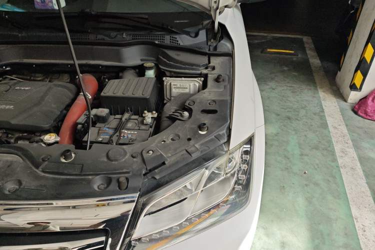 Used Haval H2 2015 1.5T Automatic Two-Wheel Drive Elite Edition Engine Bay Left