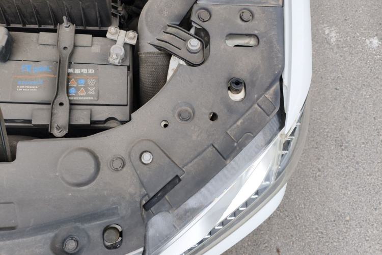 Used Haval H2 2015 1.5T Automatic Two-Wheel Drive Elite Edition Engine Bay Left