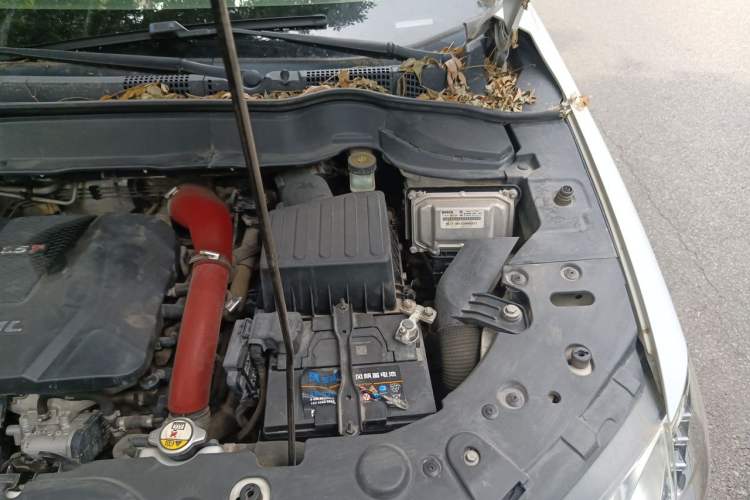 Used Haval H2 2015 1.5T Automatic Two-Wheel Drive Elite Edition Engine Bay Left