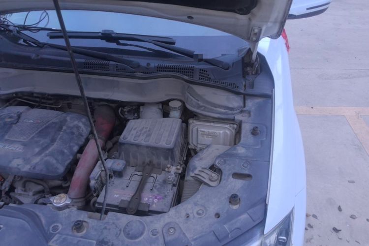 Used Haval H2 2015 1.5T Automatic Two-Wheel Drive Elite Edition Engine Bay Left