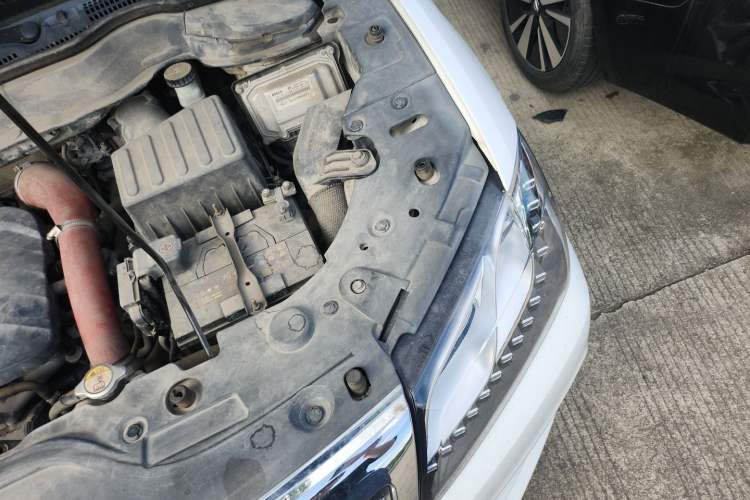 Used Haval H2 2015 1.5T Automatic Two-Wheel Drive Elite Edition Engine Bay Left