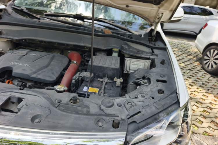 Used Haval H2 2015 1.5T Automatic Two-Wheel Drive Elite Edition Engine Bay Left