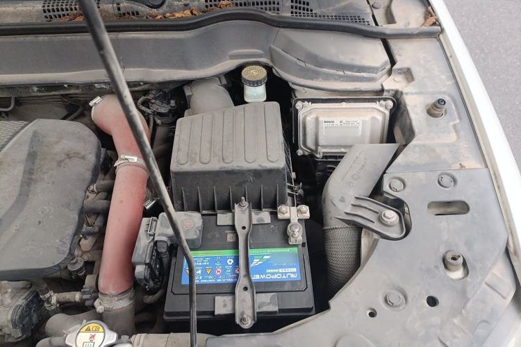 Used Haval H2 2015 1.5T Automatic Two-Wheel Drive Elite Edition Engine Bay Left