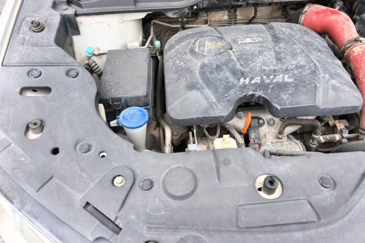 Used Haval H2 2015 1.5T Automatic Two-Wheel Drive Elite Edition Engine Bay Right