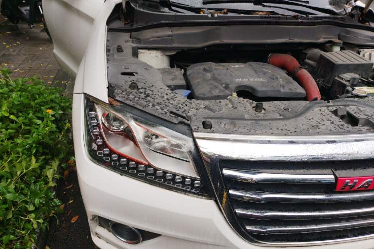 Used Haval H2 2015 1.5T Automatic Two-Wheel Drive Prestige Edition Engine Bay Right