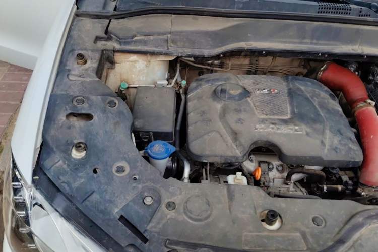 Used Haval H2 2015 1.5T Automatic Two-Wheel Drive Prestige Edition Engine Bay Right