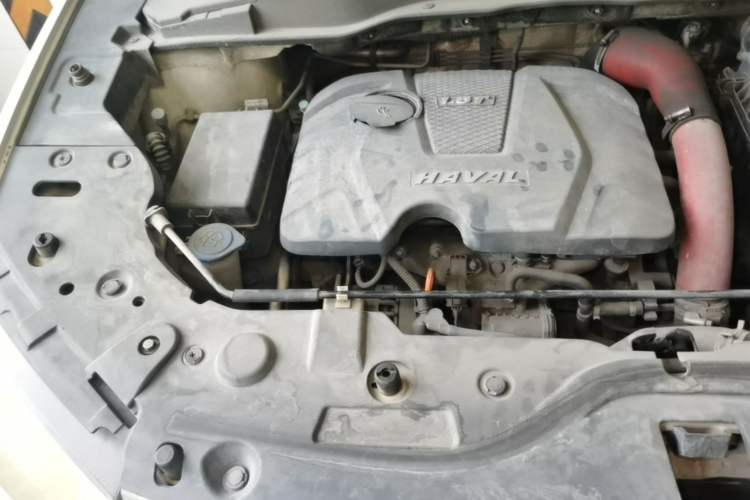 Used Haval H2 2015 1.5T Automatic Two-Wheel Drive Prestige Edition Engine Bay Right