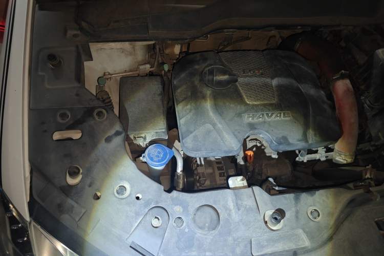 Used Haval H2 2015 1.5T Automatic Two-Wheel Drive Prestige Edition Engine Bay Right