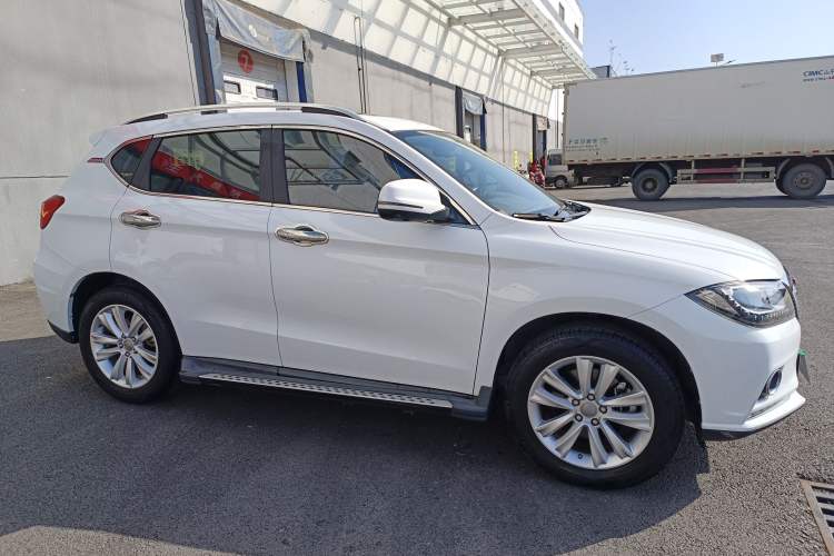 Used Haval H2 2015 1.5T Automatic Two-Wheel Drive Prestige Edition Exterior 2