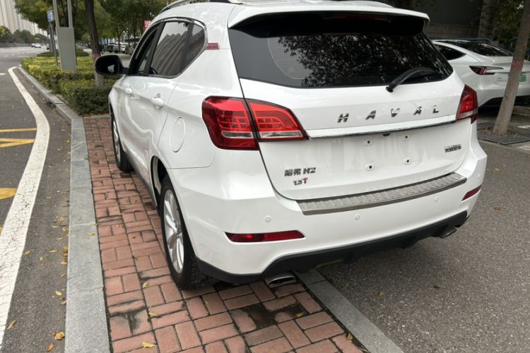 Used Haval H2 2015 1.5T Automatic Two-Wheel Drive Prestige Edition Exterior 3