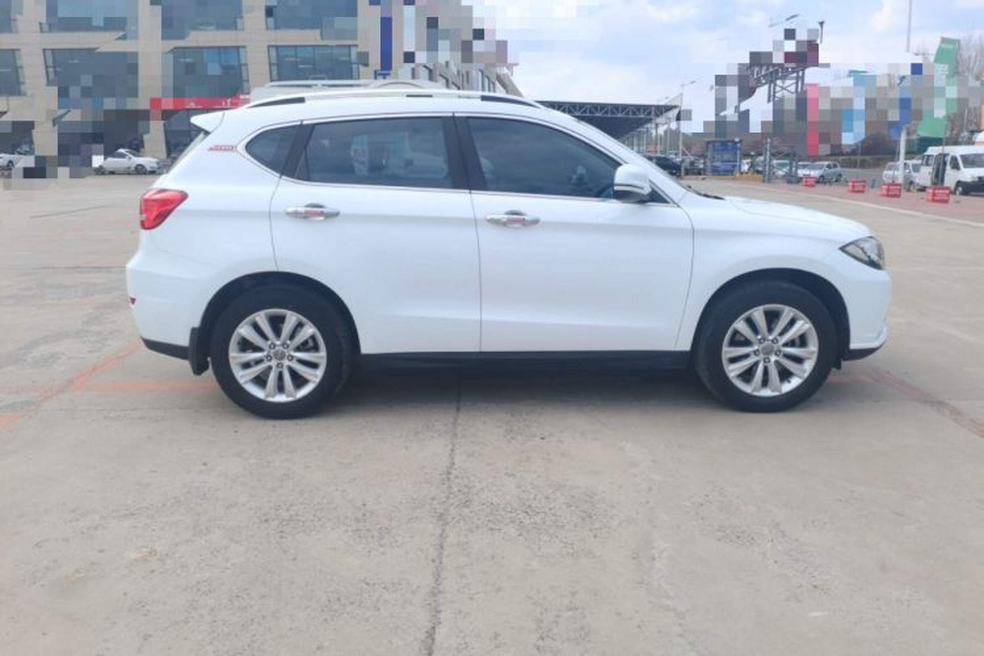 Used Haval H2 2015 1.5T Automatic Two-Wheel Drive Elite Edition Exterior 3
