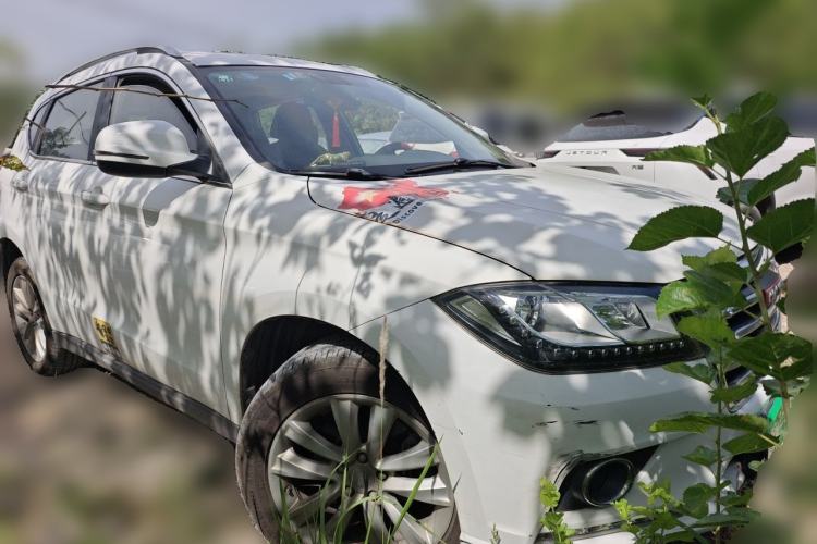 Used Haval H2 2015 1.5T Automatic Two-Wheel Drive Elite Edition Front Right 45 Deg
