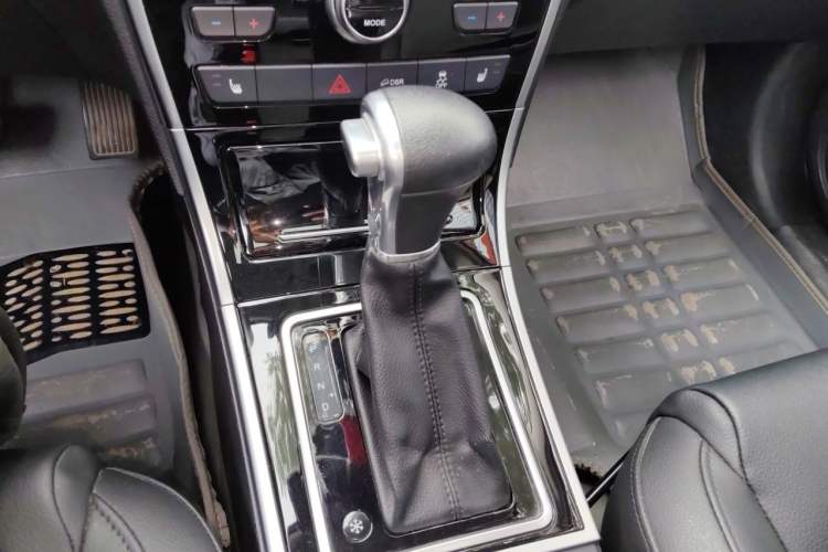 Used Haval H2 2015 1.5T Automatic Two-Wheel Drive Prestige Edition Gear Lever
