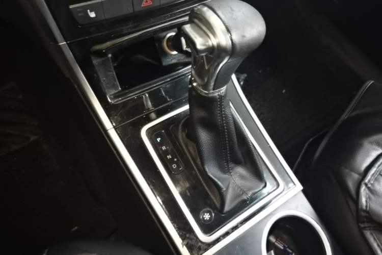 Used Haval H2 2015 1.5T Automatic Two-Wheel Drive Prestige Edition Gear Lever
