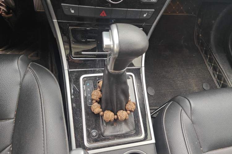 Used Haval H2 2015 1.5T Automatic Two-Wheel Drive Elite Edition Gear Lever