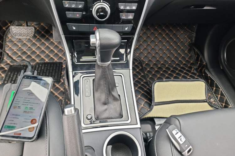 Used Haval H2 2015 1.5T Automatic Two-Wheel Drive Elite Edition Gear Lever