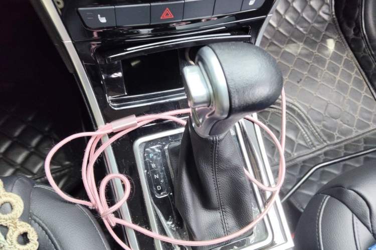 Used Haval H2 2015 1.5T Automatic Two-Wheel Drive Elite Edition Gear Lever
