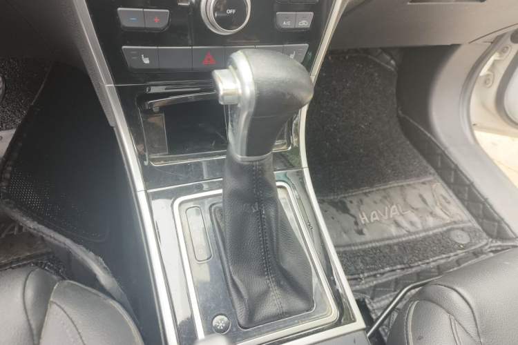 Used Haval H2 2015 1.5T Automatic Two-Wheel Drive Elite Edition Gear Lever