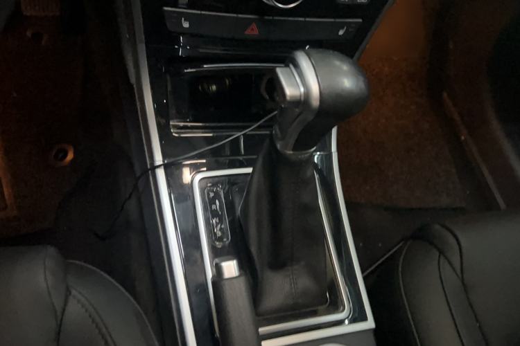 Used Haval H2 2015 1.5T Automatic Two-Wheel Drive Elite Edition Gear Lever
