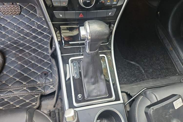 Used Haval H2 2015 1.5T Automatic Two-Wheel Drive Elite Edition Gear Lever