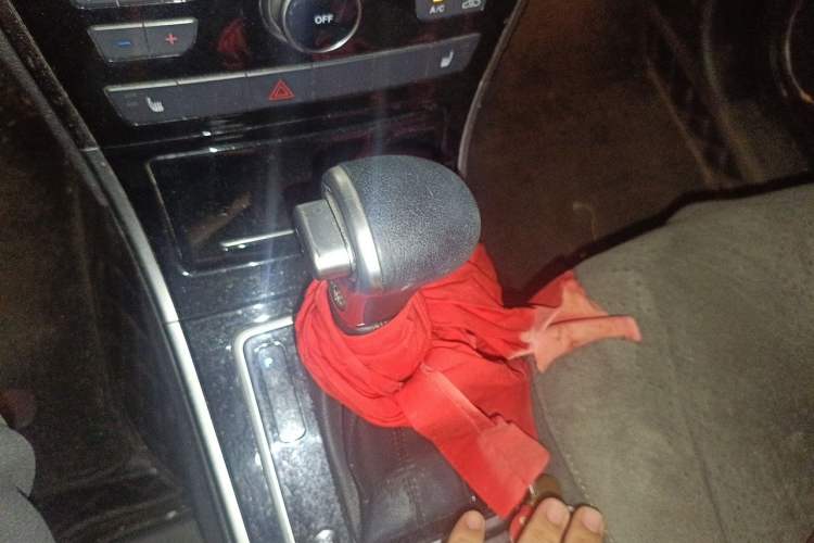 Used Haval H2 2015 1.5T Automatic Two-Wheel Drive Elite Edition Gear Lever