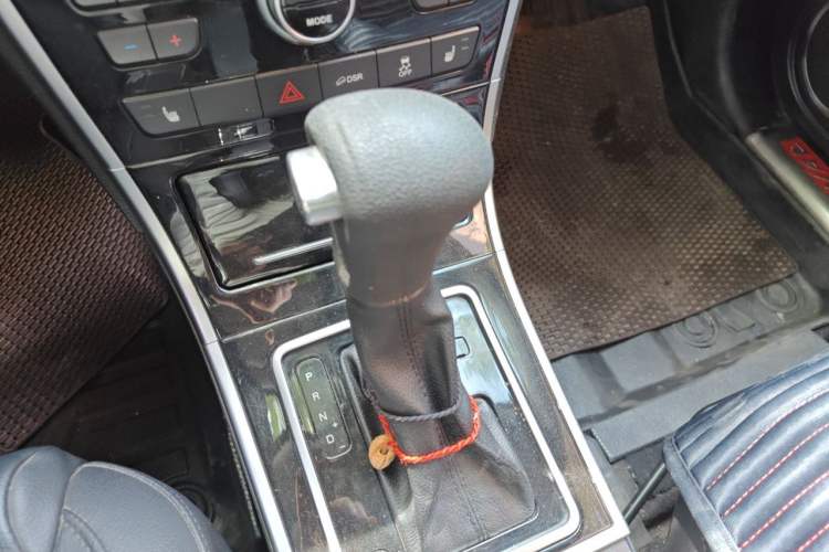 Used Haval H2 2015 1.5T Automatic Two-Wheel Drive Prestige Edition Gear Lever