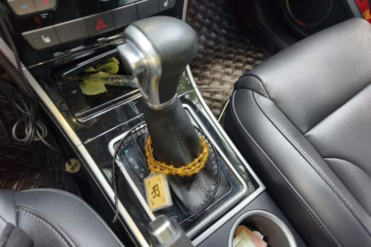 Used Haval H2 2015 1.5T Automatic Two-Wheel Drive Elite Edition Gear Lever