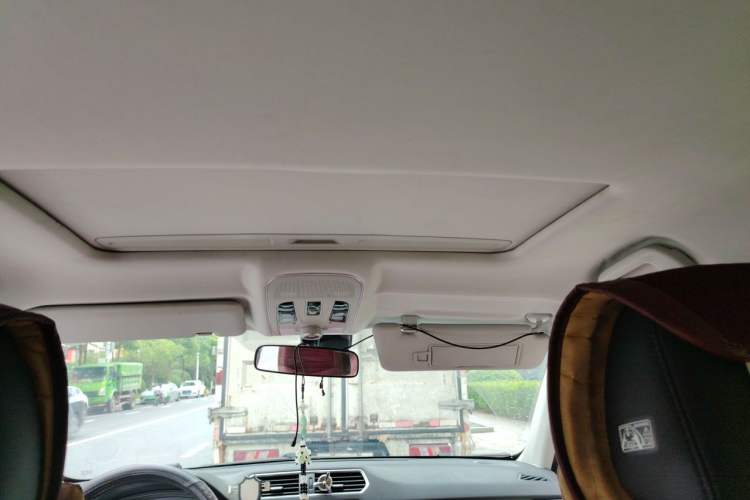 Used Haval H2 2015 1.5T Automatic Two-Wheel Drive Elite Edition Headliner