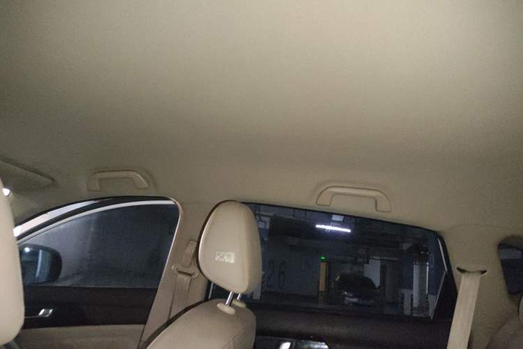 Used Haval H2 2015 1.5T Automatic Two-Wheel Drive Elite Edition Headliner