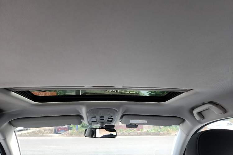 Used Haval H2 2015 1.5T Automatic Two-Wheel Drive Elite Edition Headliner