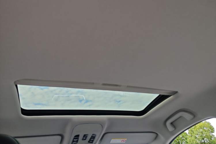 Used Haval H2 2015 1.5T Automatic Two-Wheel Drive Elite Edition Headliner