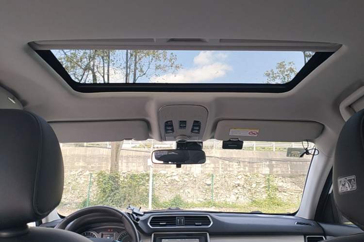 Used Haval H2 2015 1.5T Automatic Two-Wheel Drive Elite Edition Headliner