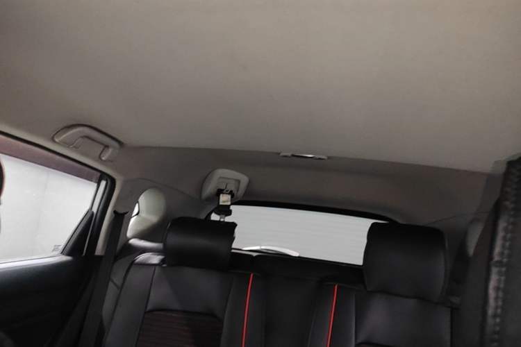 Used Haval H2 2015 1.5T Automatic Two-Wheel Drive Elite Edition Headliner