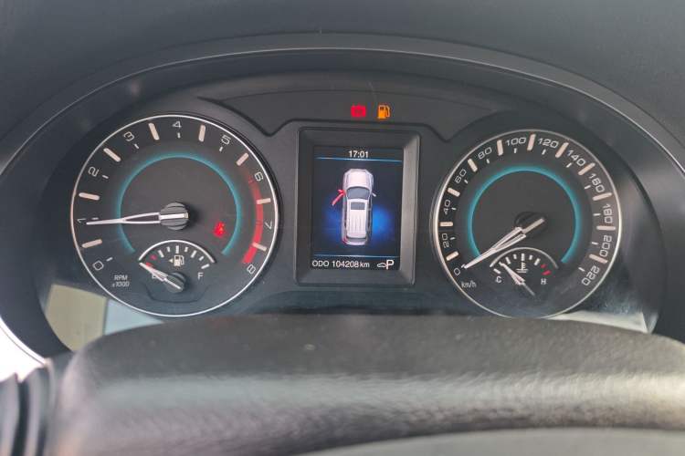 Used Haval H2 2015 1.5T Automatic Two-Wheel Drive Elite Edition Instrument Cluster