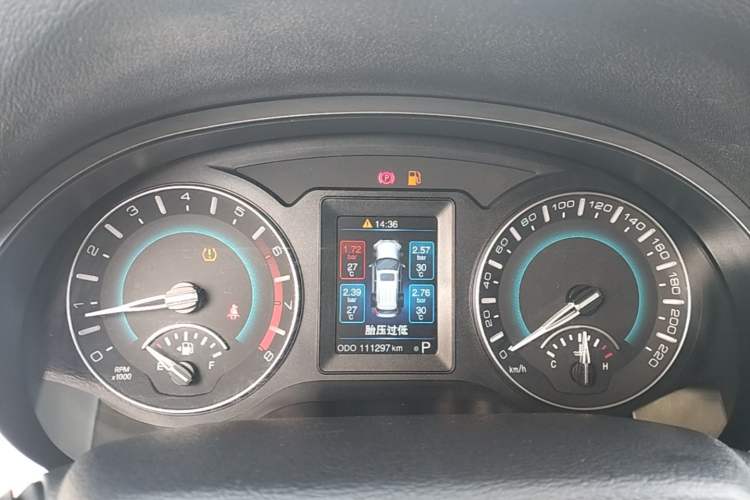 Used Haval H2 2015 1.5T Automatic Two-Wheel Drive Elite Edition Instrument Cluster